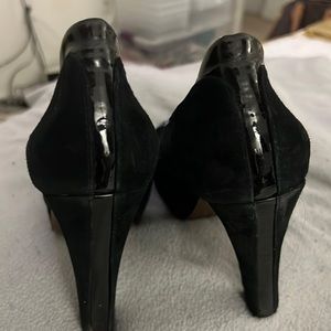 Gorgeous BCBG velvet and patent leather platform heels